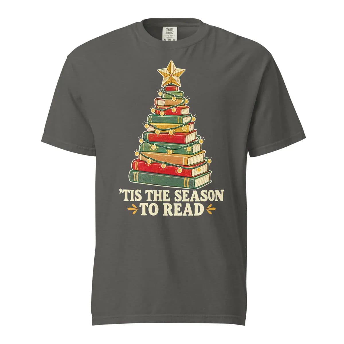معاينة رقمية لقطعة 'Tis the Season to Read Garment-Dyed Tee · رمادي فلفلي